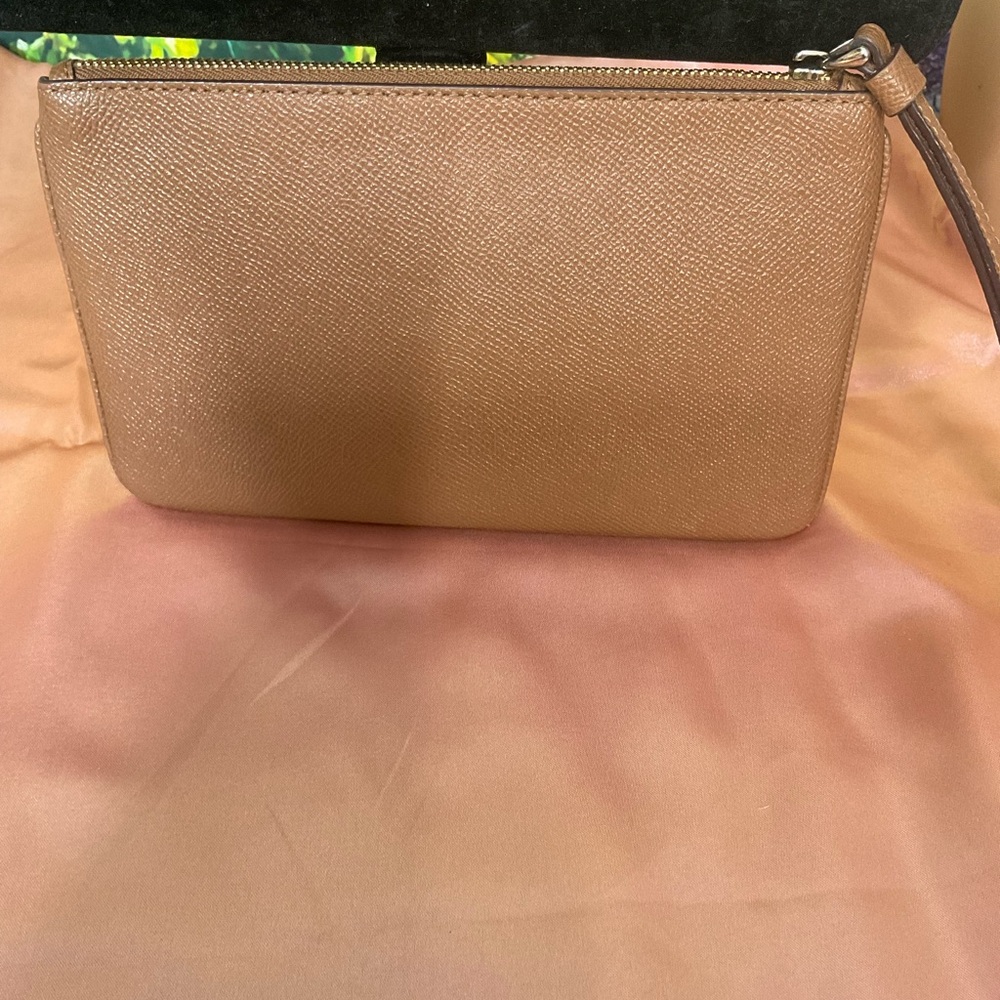 Coach  Brown pebbled leather Wristlet Clutch. #1312 - Picture 2 of 3